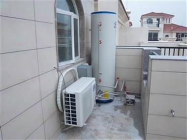 格力家庭式空气能热水器